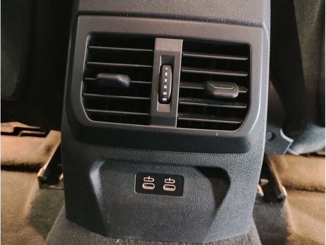 Bmw 1 SERIES 2021-03 11993-26