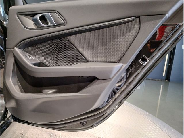 Bmw 1 SERIES 2021-03 11993-29