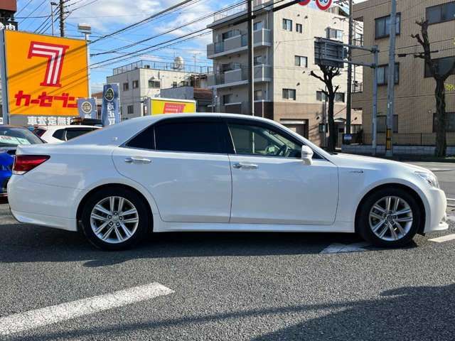 Toyota CROWN SEDAN 2014-01 196599-3