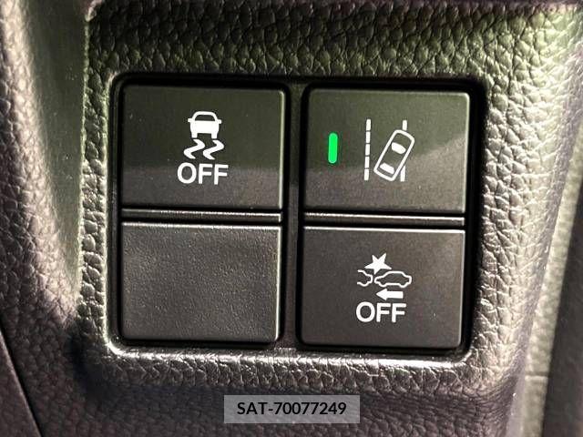 Honda N BOX 2019-02 378759-3