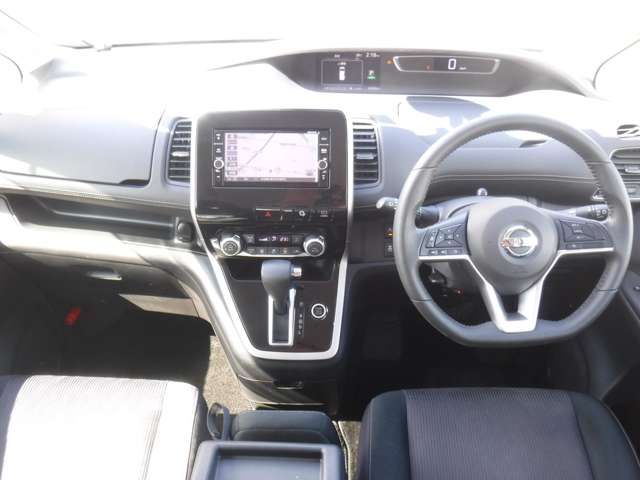 Nissan SERENA 2017-12 7153-2