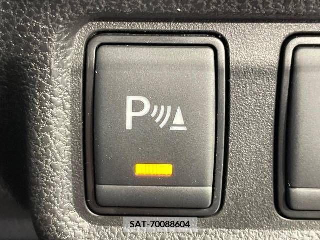 Nissan NOTE 2019-04 302447-5