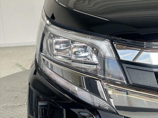 Toyota NOAH 2019-01 187079-9