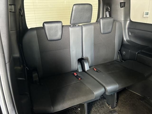 Toyota NOAH 2019-01 187079-21