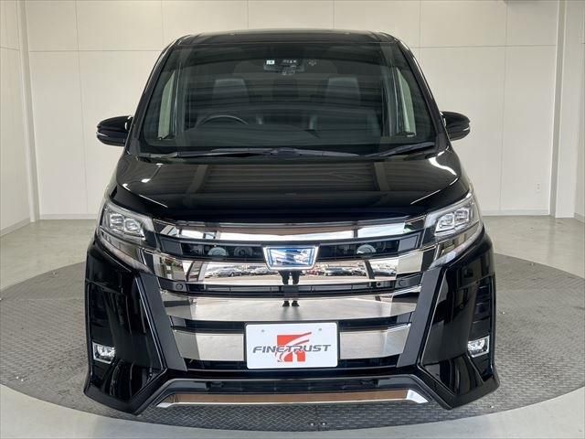 Toyota NOAH 2019-01 187079-1