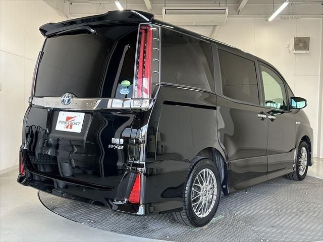 Toyota NOAH 2019-01 187079-4