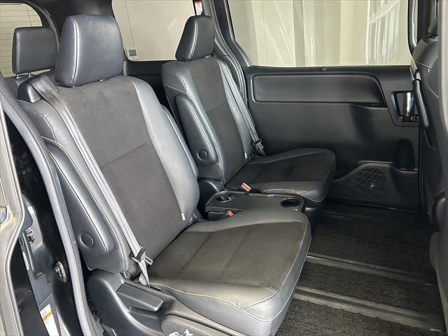 Toyota NOAH 2019-01 187079-20