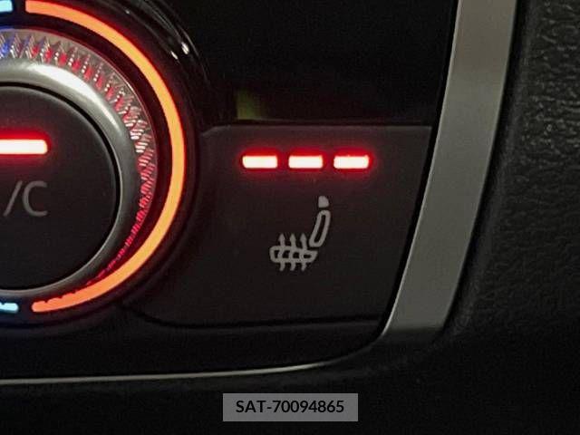 Audi Q2 2021-10 263844-6