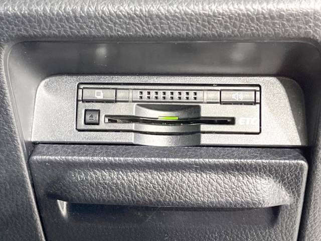 Toyota VOXY 2015-07 18721-6