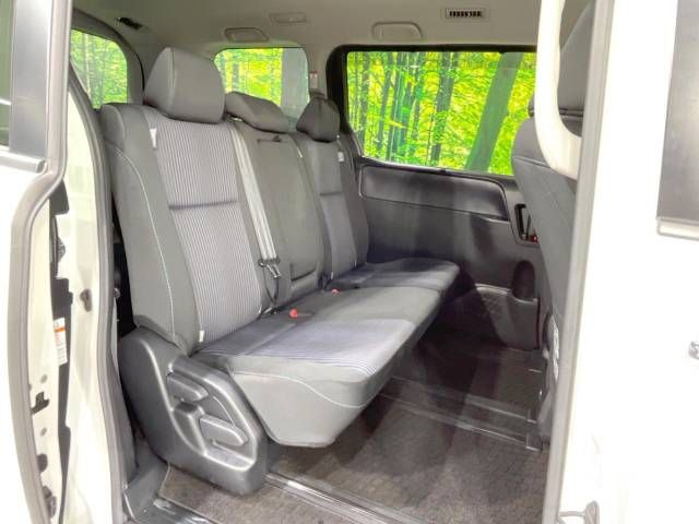 Toyota VOXY 2015-07 18721-9
