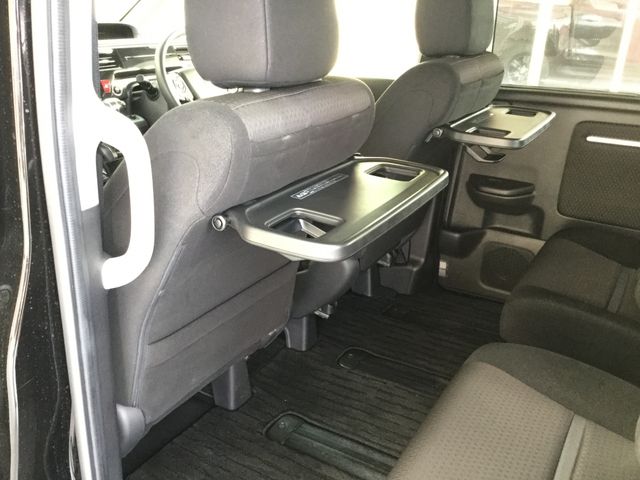 Honda e 2017-11 19928-15