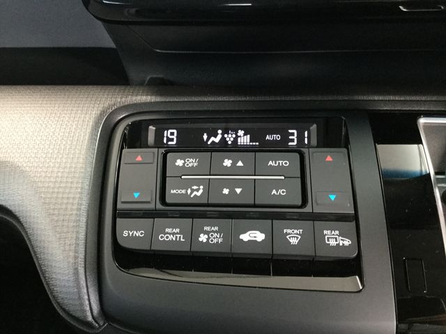 Honda e 2017-11 19928-17