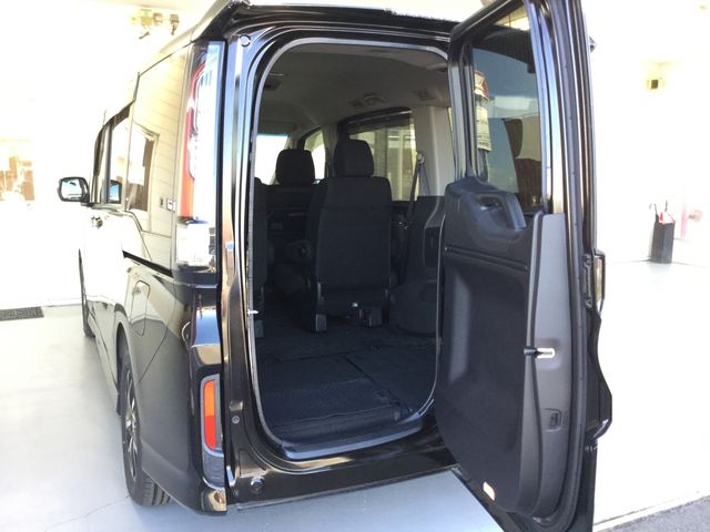 Honda e 2017-11 19928-23