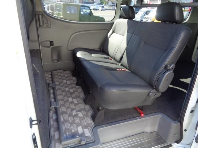 Nissan NV350 Caravan 2017-06 19378-9