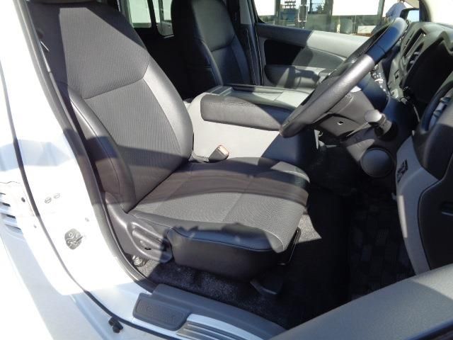 Nissan NV350 Caravan 2017-06 19378-7