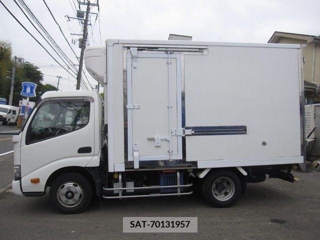 Hino DUTRO 2018-07 267752-7