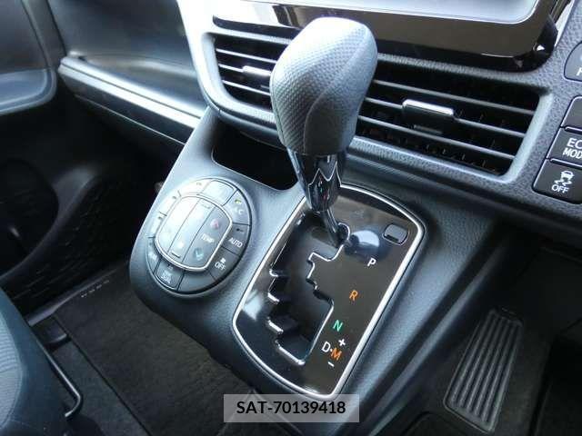 Toyota NOAH 2015-01 279549-14