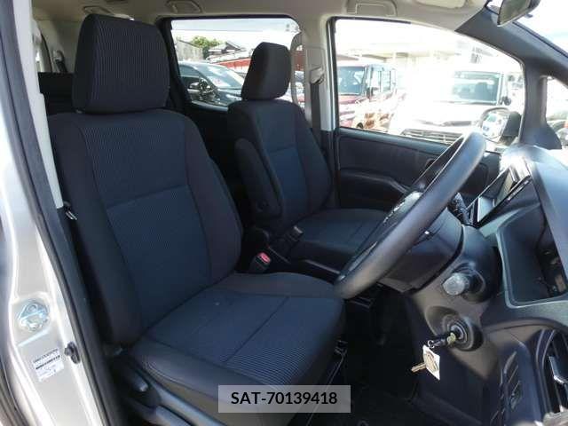 Toyota NOAH 2015-01 279549-17