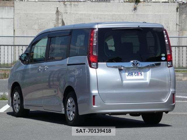 Toyota NOAH 2015-01 279549-2