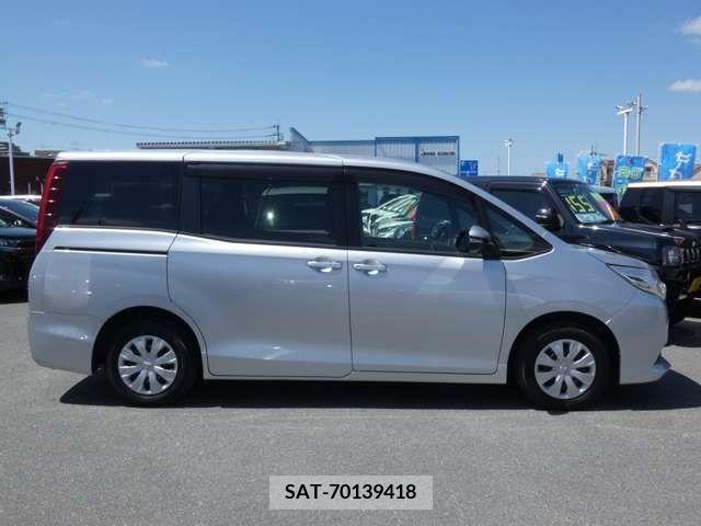 Toyota NOAH 2015-01 279549-4