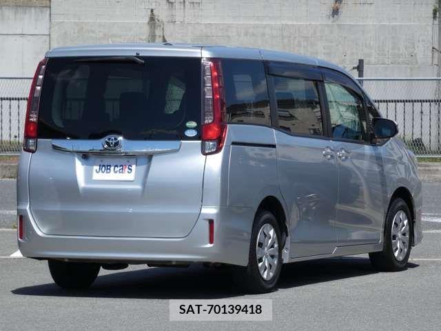 Toyota NOAH 2015-01 279549-3
