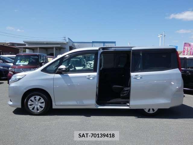 Toyota NOAH 2015-01 279549-7