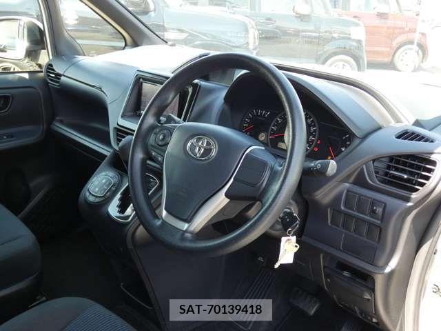 Toyota NOAH 2015-01 279549-11