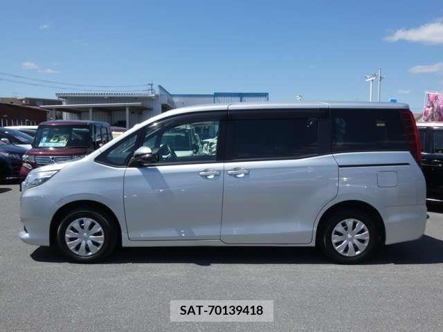 Toyota NOAH 2015-01 279549-6
