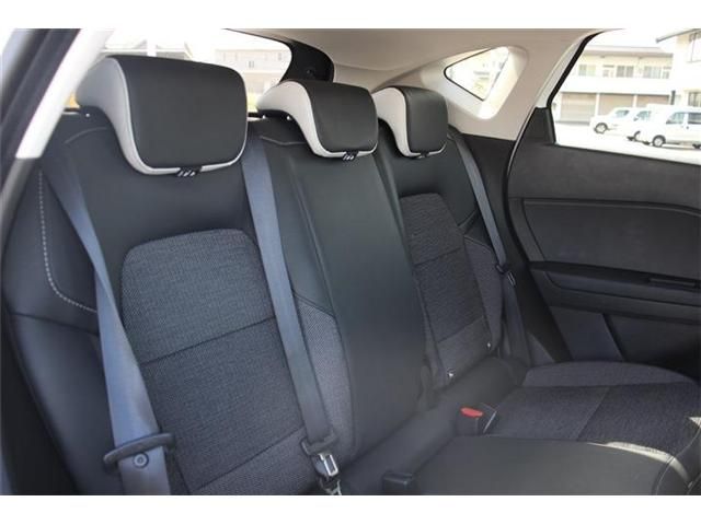 Renault CAPTUR 2021-08 20515-18