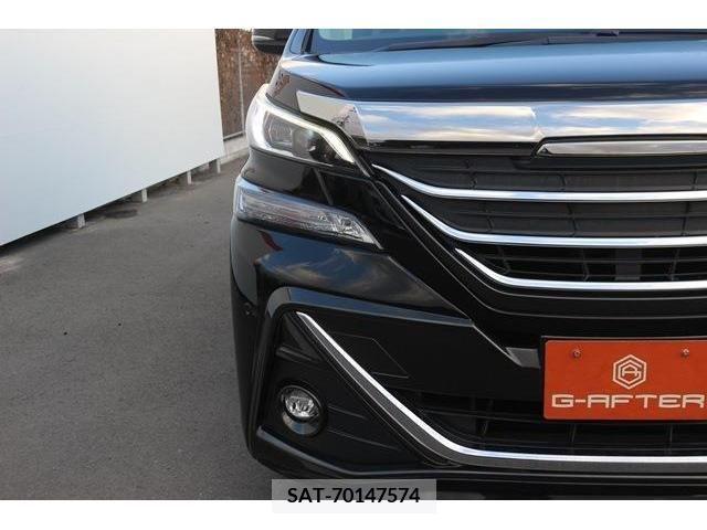 Toyota VELLFIRE 2017-03 223798-9