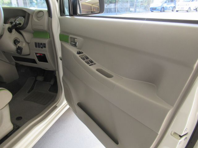 Daihatsu MOVE CONTE 2014-09 18863-9