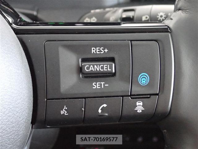 Nissan SERENA 2023-06 336439-17