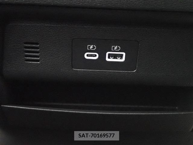 Nissan SERENA 2023-06 336439-21