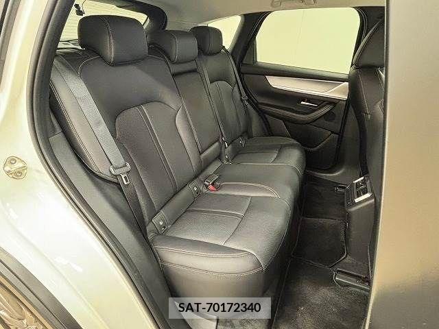 Mazda CX-60 2023-03 266158-5