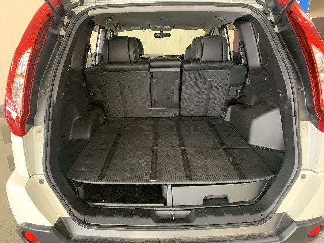 Nissan X-TRAIL 2011-07 15768-20