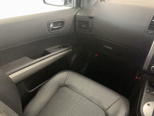 Nissan X-TRAIL 2011-07 15768-1