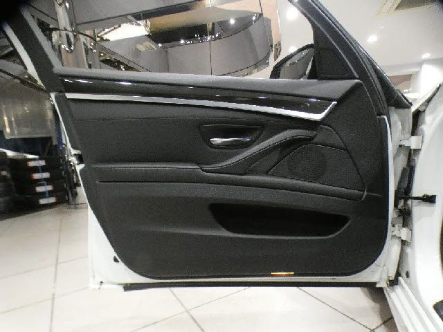 Bmw 5 SERIES 2011-02 187976-20