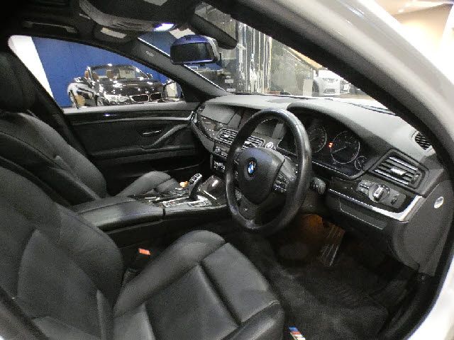 Bmw 5 SERIES 2011-02 187976-11