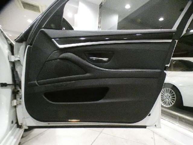 Bmw 5 SERIES 2011-02 187976-22