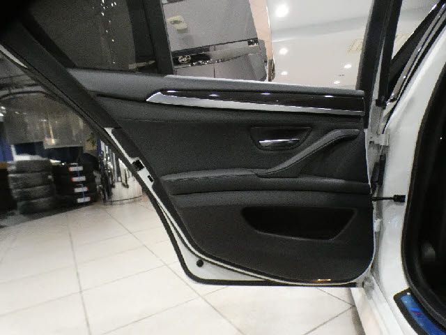 Bmw 5 SERIES 2011-02 187976-21