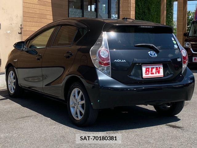 Toyota AQUA 2013-01 344056-8