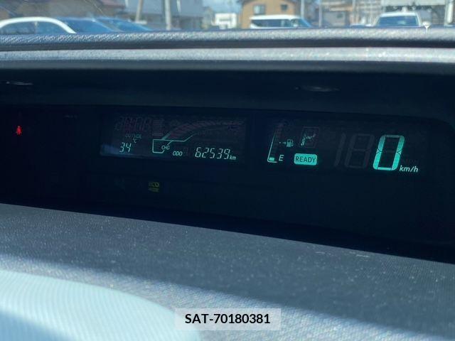 Toyota AQUA 2013-01 344056-7