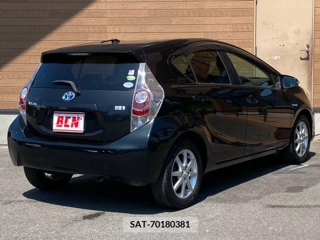 Toyota AQUA 2013-01 344056-2