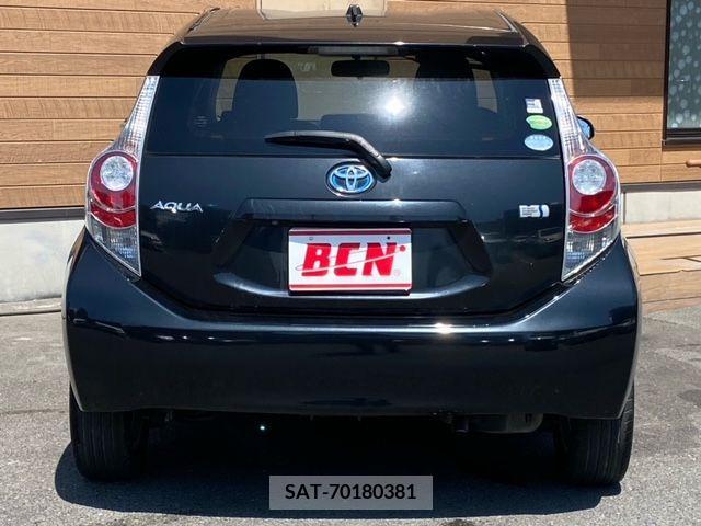 Toyota AQUA 2013-01 344056-23