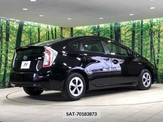 Toyota PRIUS 2014-04 281866-17