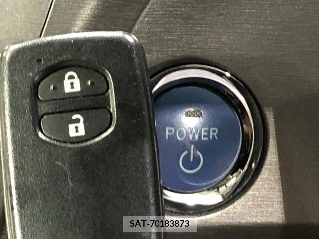 Toyota PRIUS 2014-04 281866-7