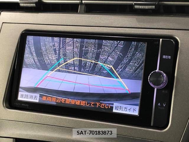 Toyota PRIUS 2014-04 281866-3