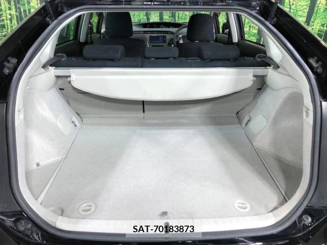 Toyota PRIUS 2014-04 281866-10