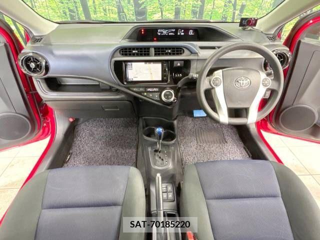 Toyota AQUA 2015-08 346859-1