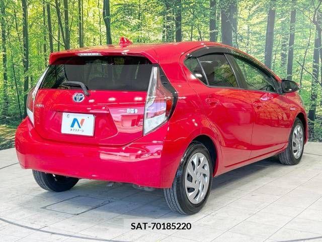 Toyota AQUA 2015-08 346859-17